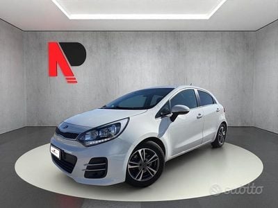 Usata Kia Rio 90 CV (66 kW) 2017 Bianco Berlina