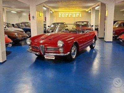 Usata Alfa Romeo 2000 116 CV (85 kW) 1960 Rosso / pastello Cabrio