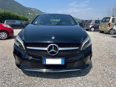 Usata Mercedes A180 109 CV (80 kW) 2017 Nero Berlina