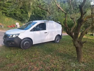 Usata Renault Kangoo 116 CV (85 kW) 2023 Monovolume