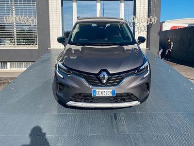 Usata Renault Captur Business 116 CV (85 kW) 2021 Grigio SUV