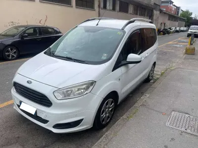 Begagnad Ford Tourneo