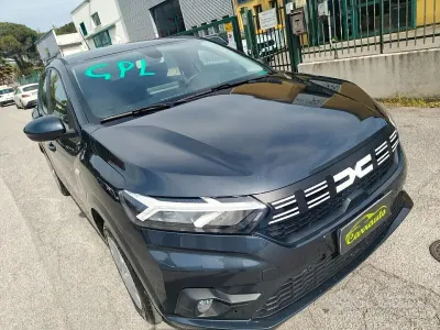 Usata Dacia Sandero 101 CV (74 kW) 2023 Grigio Berlina