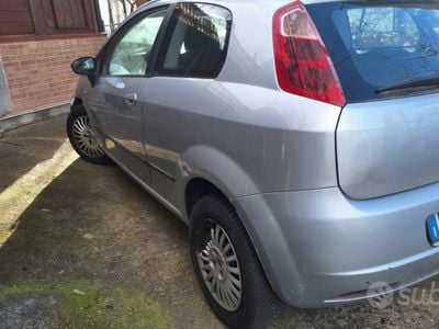 Usata Fiat Grande Punto 75 CV (55 kW) 2006 Grigio Utilitaria