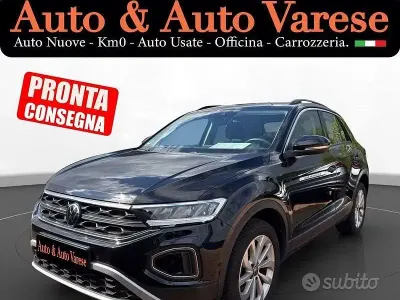 Usata VW T-Roc Life 110 CV (80 kW) 2023 Nero SUV