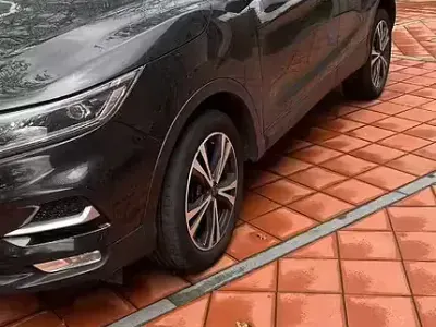 Usata Nissan Qashqai N-Connecta 116 CV (85 kW) 2019 Nero SUV