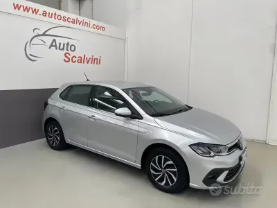 Begagnad VW Polo Style 95 HK (69 kW) 2023 Grå Halvkombi