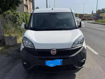 Usata Fiat Doblò 204 CV (150 kW) 2019 Bianco Monovolume