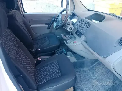 Usata Renault Kangoo 65 CV (47 kW) 2009 Bianco Monovolume