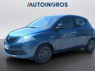 Usata Lancia Ypsilon Silver 69 CV (50 kW) 2023 Argento Utilitaria