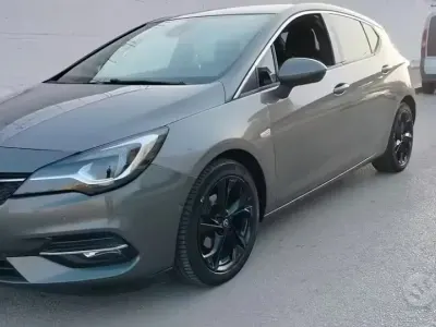Käytetty Opel Astra Ultimate 122 HP (89 kW) 2020 Harmaa Sedan