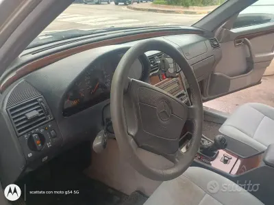 Usata Mercedes C200 Elegance 136 CV (100 kW) 1996 Grigio Berlina