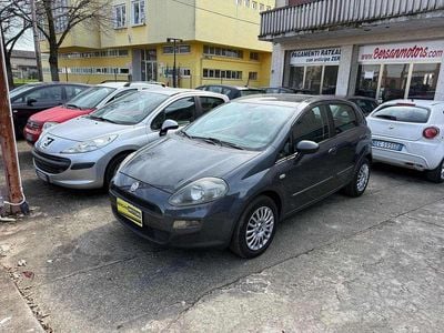 Usata Fiat Punto Lounge 75 CV (55 kW) 2012 Grigio scuro Utilitaria
