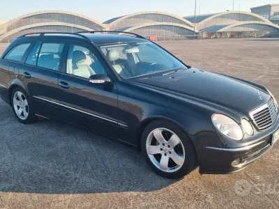 Usata Mercedes E280 Avantgarde 177 CV (130 kW) 2005 Nero Station wagon