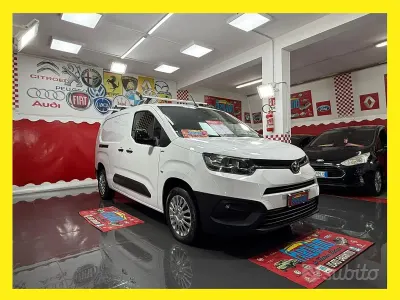 Usata Toyota Proace City City 130 CV (95 kW) 2021 Bianco Monovolume