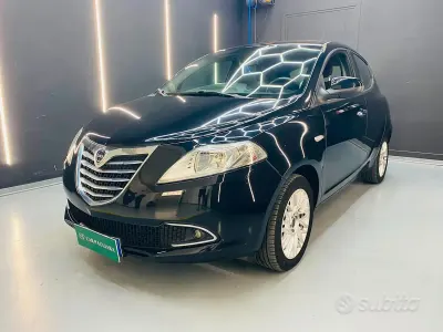 Usata Lancia Ypsilon Platinum 69 CV (50 kW) 2013 Nero Utilitaria