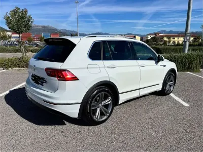 Usata VW Tiguan R-line 150 CV (110 kW) 2019 Bianco SUV