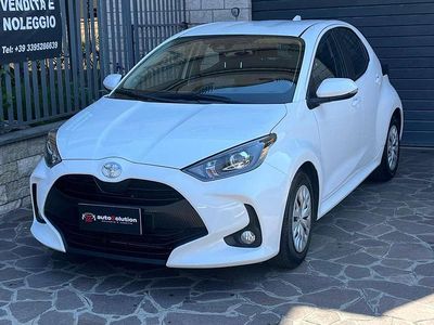 Usata Toyota Yaris Active 72 CV (52 kW) 2023 Bianco Utilitaria