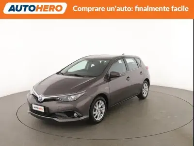 Usata Toyota Auris Hybrid Active 136 CV (100 kW) 2018 Grigio Berlina