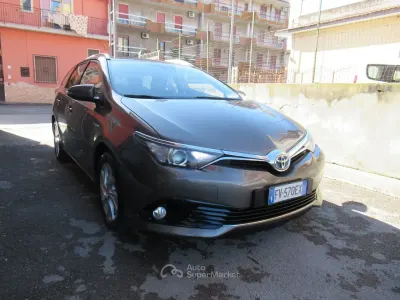 Gebraucht Toyota Auris Hybrid Lounge 99 PS (72 kW) 2019 Grau Kombi