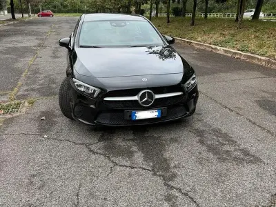 Usata Mercedes A180 116 CV (85 kW) 2019 Nero Berlina