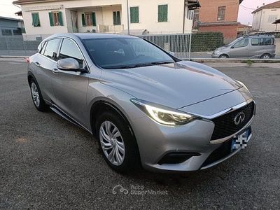 Usata Infiniti Q30 109 CV (80 kW) 2017 Grigio scuro Berlina
