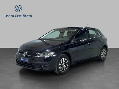 Usata VW Polo Life 80 CV (58 kW) 2023 Deep black perlato Utilitaria