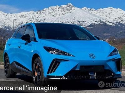 Usata MG MG4 EV Luxury 125 kW (170 CV) 2023 Blu Utilitaria