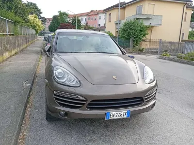 Usata Porsche Cayenne 245 CV (180 kW) 2012 Marrone SUV