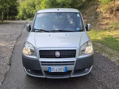 Usata Fiat Doblò Active 84 CV (61 kW) 2009 Grigio Monovolume