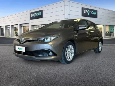 Usata Toyota Auris Hybrid Active 136 CV (100 kW) 2018 Grigio Berlina