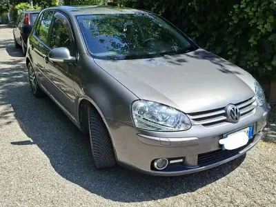 Usata VW Golf IV 105 CV (77 kW) 2006 Berlina