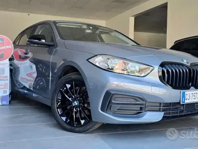 Usata BMW 116 Advantage 116 CV (85 kW) 2022 Grigio Utilitaria