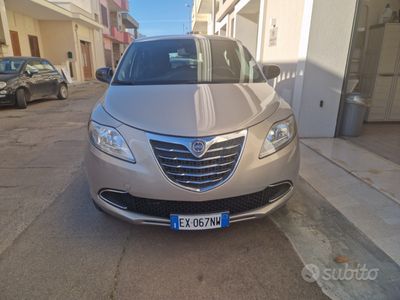 usata Lancia Ypsilon gold anno 2014 Metano