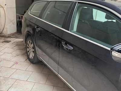 Usata VW Passat 150 CV (110 kW) 2012 Blu Station wagon