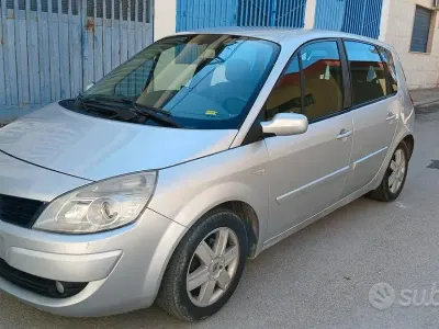 Usata Renault Scenic E-Tech 106 CV (77 kW) 2009 Grigio Monovolume