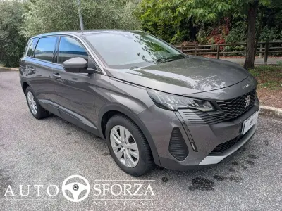 Usata Peugeot 5008 Business-Line 131 CV (96 kW) 2021 Grigio scuro SUV