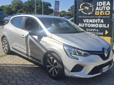 Usata Renault Clio V Equilibre 91 CV (66 kW) 2023 Argento Berlina