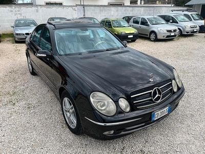 Usata Mercedes E320 Avantgarde 204 CV (150 kW) 2002 Nero Berlina