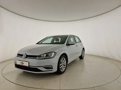 Usata VW Golf VII Business 110 CV (80 kW) 2017 White silver met Berlina
