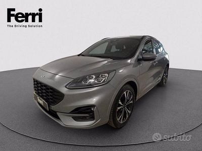 Grigio Usata 2023 Ford Kuga ST-Line X SUV | 24.780 € (Buon prezzo)