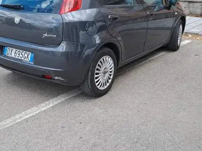 Usata Fiat Grande Punto 75 CV (55 kW) 2009 Grigio Utilitaria
