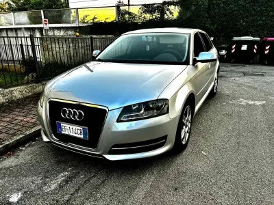 Usata Audi A3 Sportback Ambiente 90 CV (66 kW) 2011 Argento Utilitaria