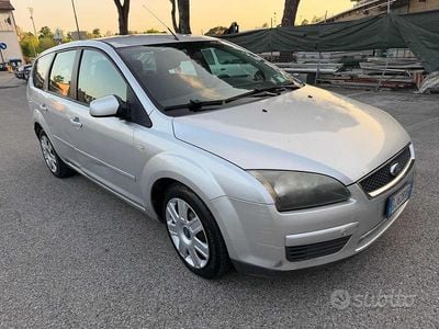 Usata Ford Focus S 116 CV (85 kW) 2006 Grigio Station wagon