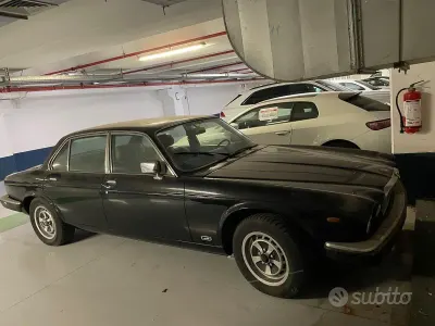 Usata Jaguar XJ6 200 CV (147 kW) 1982 Nero Berlina