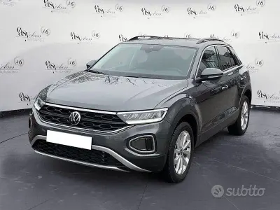 Usata VW T-Roc Life 150 CV (110 kW) 2025 Grigio SUV
