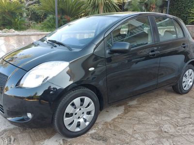 usata Toyota Yaris 1.0 benzina 94mila km uniproprietario