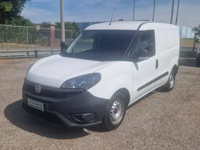 Usata Fiat Doblò Business 105 CV (77 kW) 2023 Bianco Monovolume