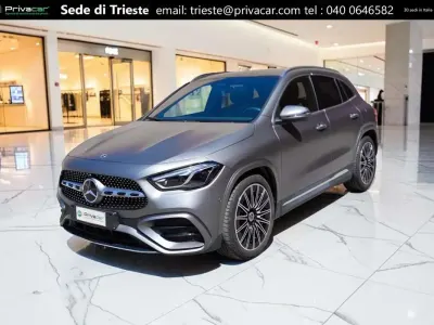 Usata Mercedes GLA180 AMG Line Premium 116 CV (85 kW) 2024 Grigio SUV
