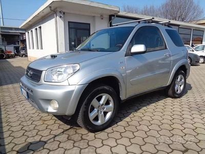 Usata Toyota RAV4 Sol 115 CV (84 kW) 2004 Grigio SUV